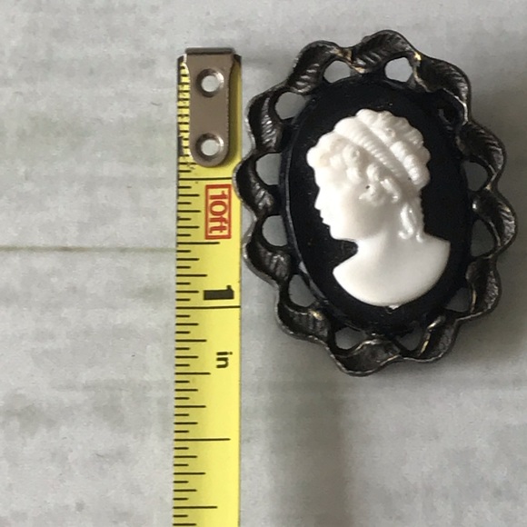 Cameo Brooch - Picture 4 of 4